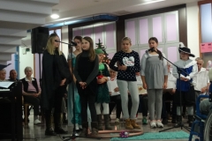 Koncert učencev in stanovalcev Doma z obiskom Miklavža