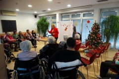 Dramska igra ''Silvestrovanje z zamudo'' v izvedbi članic društva upokojencev Maribor Tezno